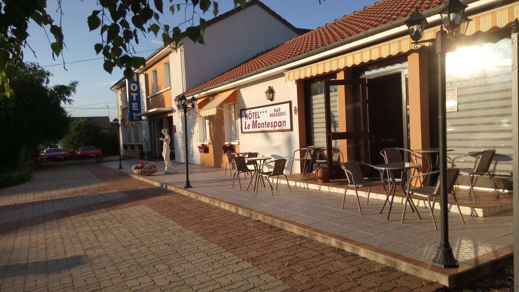 Hotel Montespan Lussac-les-Châteaux Exterior foto